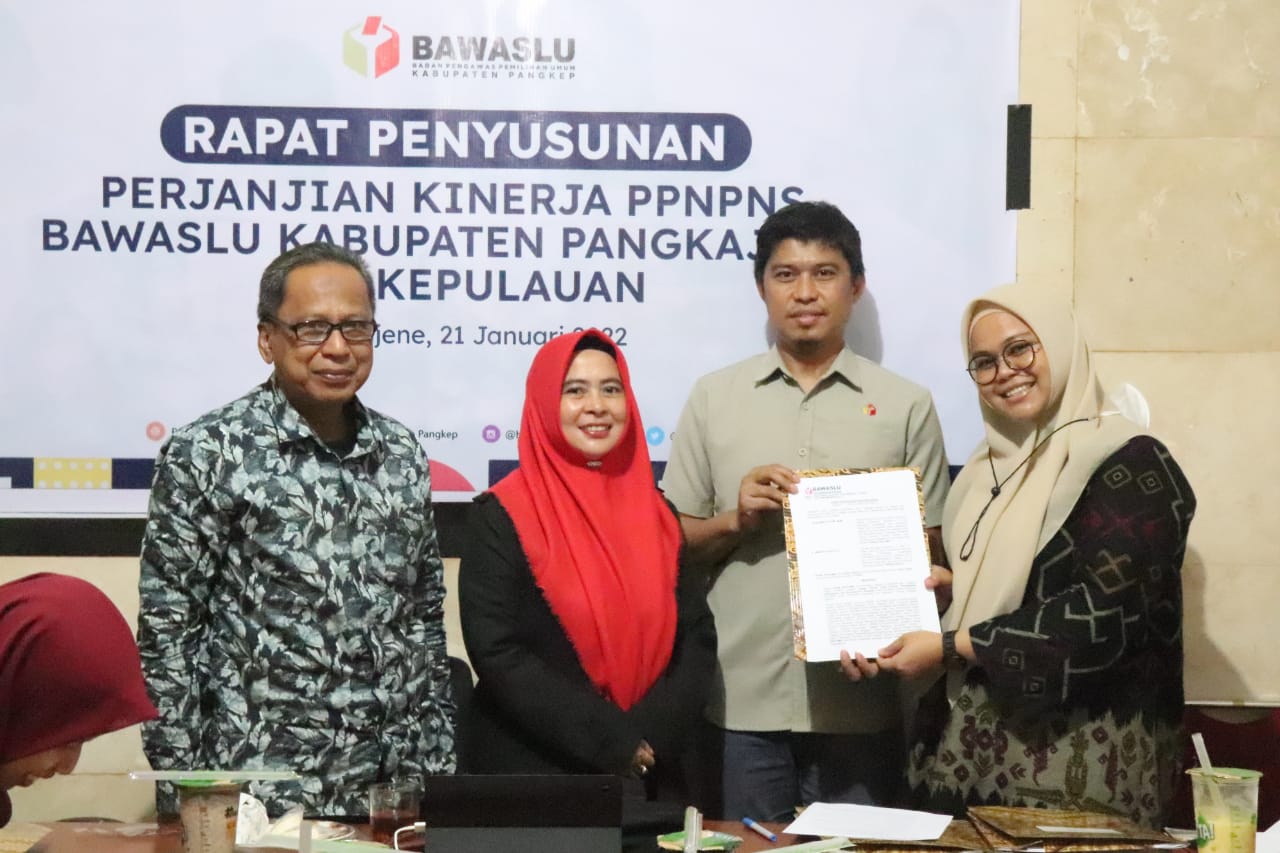 BAWASLU PANGKEP GELAR PENANDATANGANAN KONTRAK KERJA PPNPN TAHUN 2022