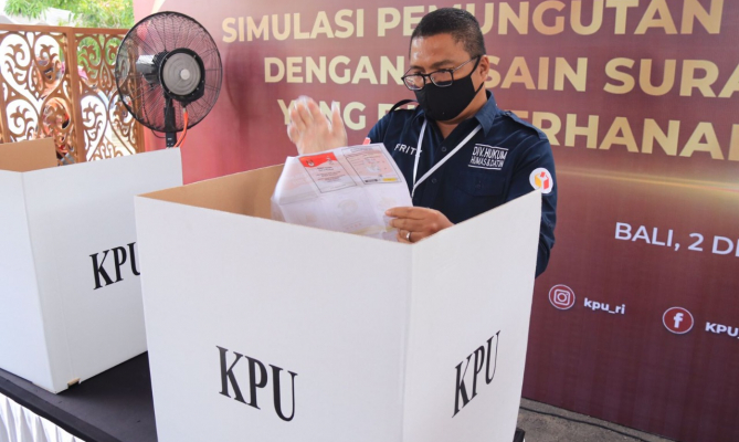 IKUT SIMULASI PENYEDERHANAAN SURAT SUARA DI BALI, FRITZ PAPARKAN POTENSI MASALAH PINDAH MEMILIH