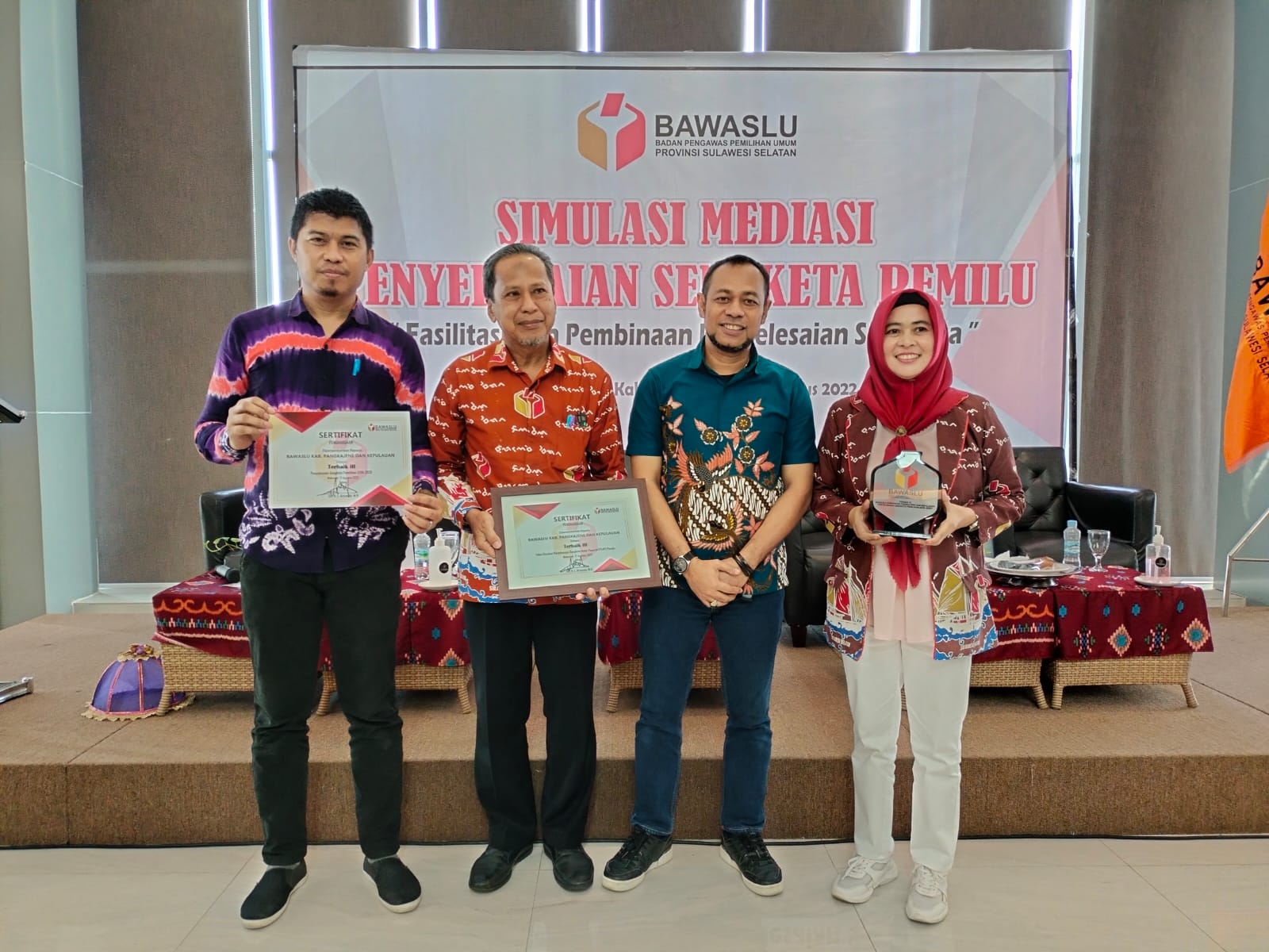 BAWASLU PANGKEP RAIH 2 (DUA) PENGHARGAAN DI BIDANG SENGKETA