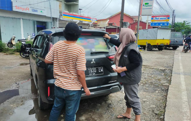 BAWASLU  PANGKEP TERTIBKAN KENDARAAN YANG MENGANDUNG UNSUR KAMPANYE DI MASA TENANG