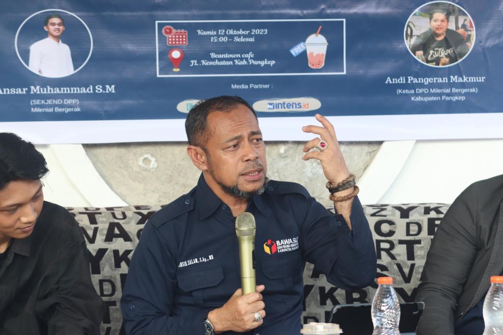 HADIRI DIALOG POLITIK, SAMSIR SALAM AJAK PEMUDA PROAKTIF AWASI DAN LAPORKAN DUGAAN PELANGGARAN PEMILU