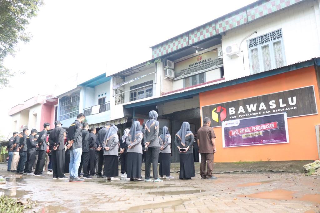 [VIDEO] BAWASLU PANGKEP GELAR APEL PATROLI PENGAWASAN KAWAL HAK PILIH PADA PEMILU 2024