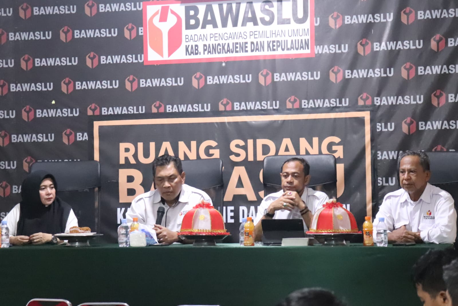 SAMSUAR KE JAJARAN BAWASLU PANGKEP : PERKUAT SINERGITAS DAN SALING MENGISI