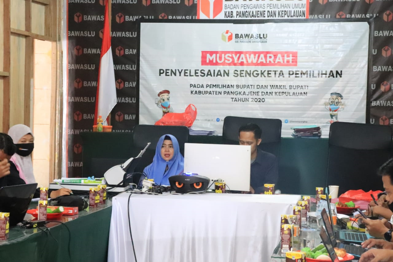 JELANG REKAP TINGKAT KABUPATEN, BAWASLU PANGKEP GELAR RAPAT PERSIAPAN BERSAMA PANWAS KECAMATAN
