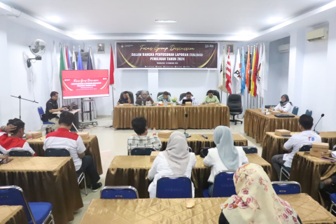 Koordiv HPPH Bawaslu Pangkep Andi Hikmawati saat menghadiri FGD yang digelar KPU Pangkep