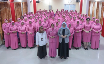 DI HADAPAN BHAYANGKARI POLRES PANGKEP, HIKMAWATI SAMPAIKAN FOKUS PENGAWASAN BAWASLU DI MASA KAMPANYE