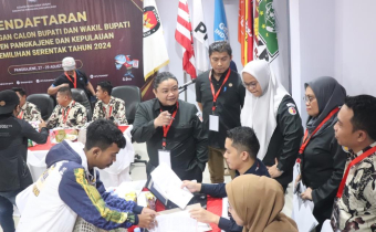 PASTIKAN PROSES PENDAFTARAN BAKAL PASANGAN CALON SESUAI PROSEDUR, BAWASLU PANGKEP LAKUKAN PENGAWASAN MELEKAT DI HARI PERTAMA