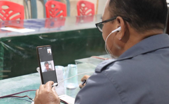 MONITORING DI PANGKEP, ARUMAHI BUKA RAPAT EVALUASI SECARA DARING