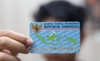 NAMA TERDAFTAR DI SIPOL, SEPASANG SUAMI ISTRI DATANGI KANTOR BAWASLU PANGKEP